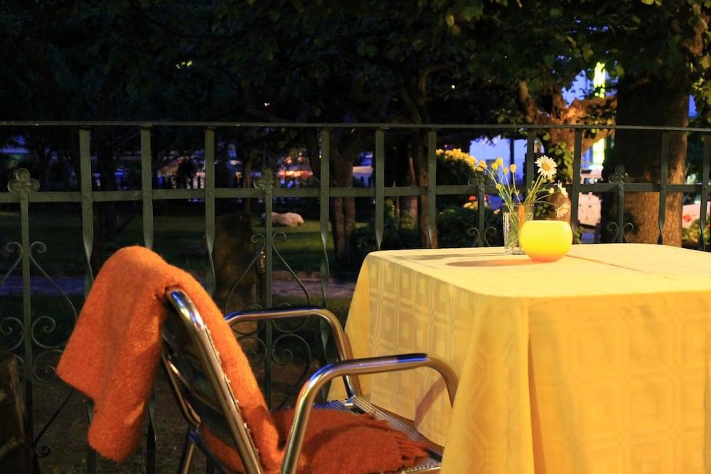 Hotel Saurat เอสปอต ภายนอก รูปภาพ