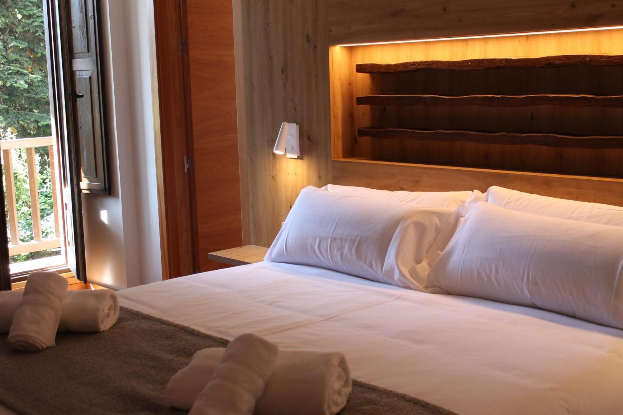 Hotel Saurat เอสปอต ภายนอก รูปภาพ