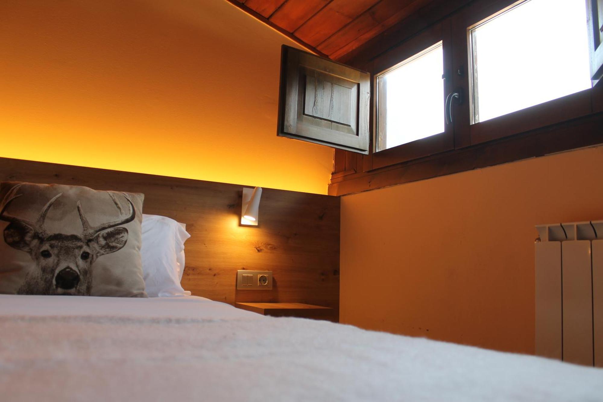 Hotel Saurat เอสปอต ภายนอก รูปภาพ
