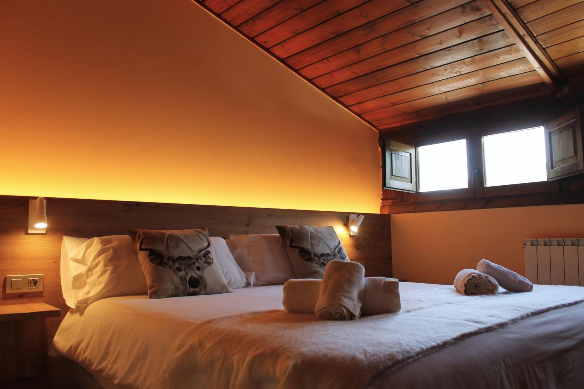 Hotel Saurat เอสปอต ภายนอก รูปภาพ