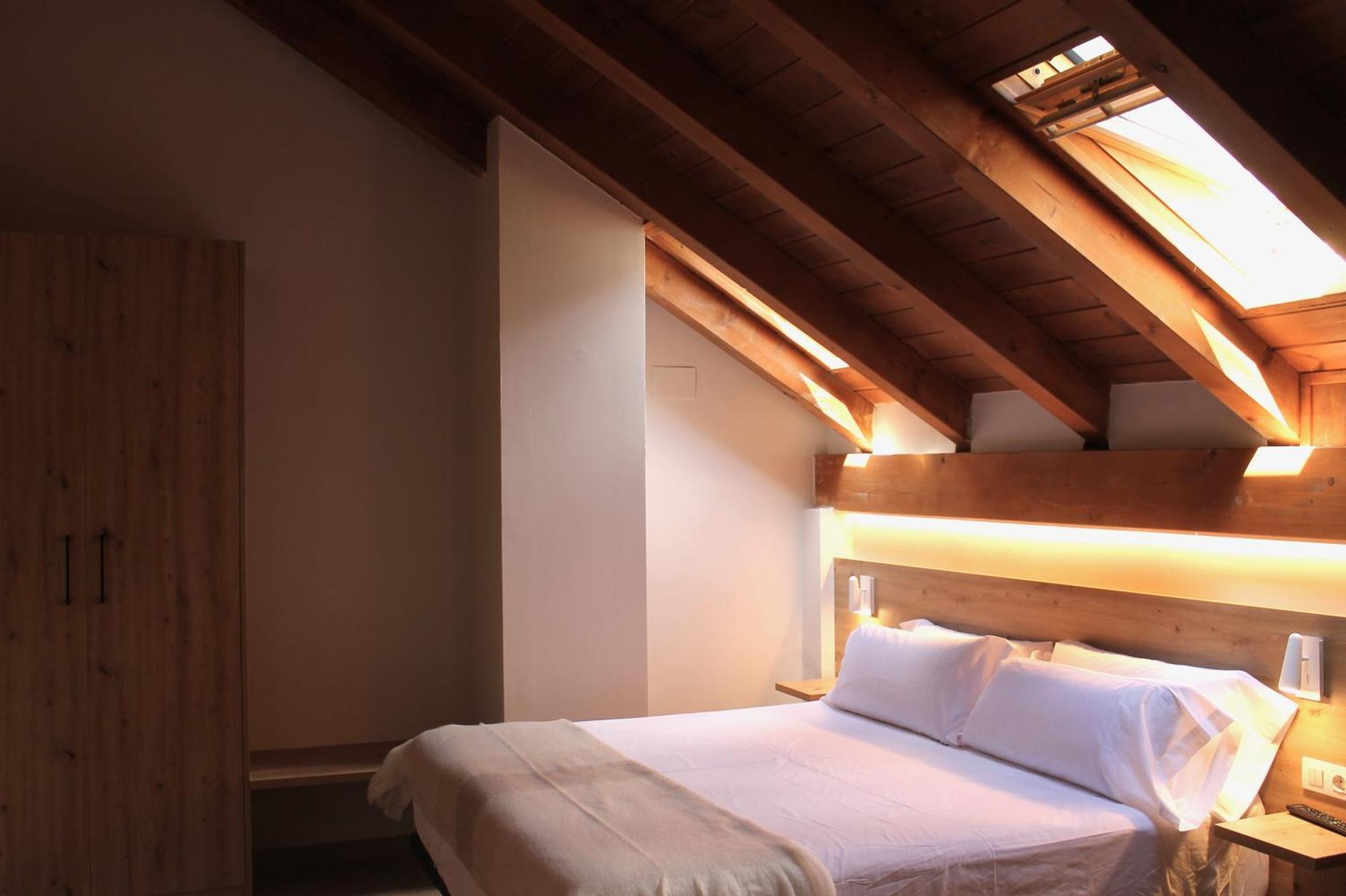 Hotel Saurat เอสปอต ภายนอก รูปภาพ