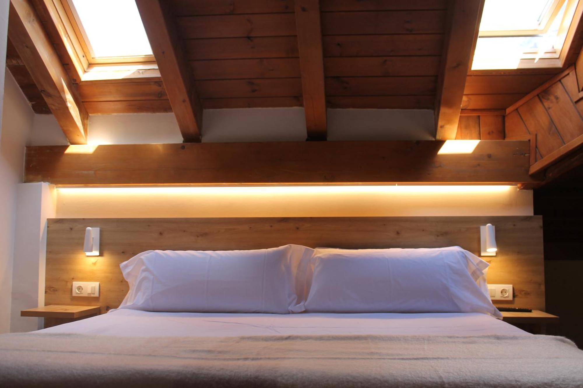 Hotel Saurat เอสปอต ภายนอก รูปภาพ