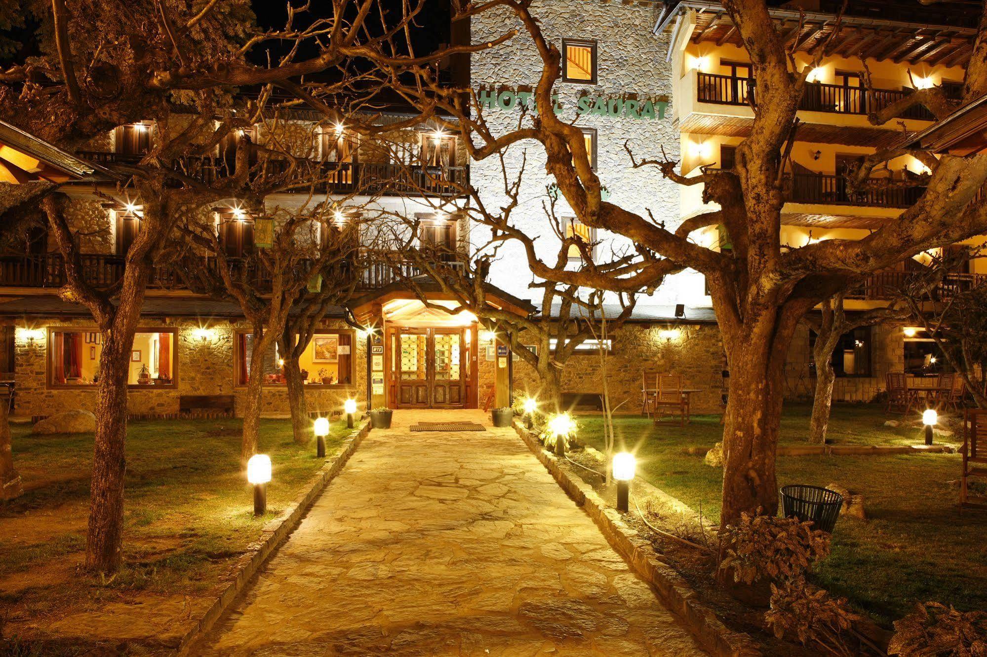 Hotel Saurat เอสปอต ภายนอก รูปภาพ